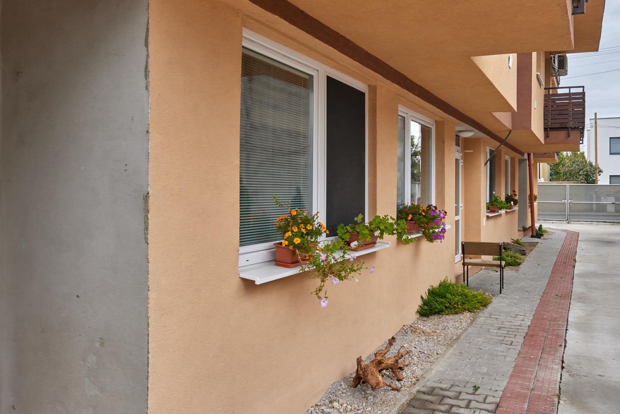 Destiny Apartment Bratislava Extérieur photo